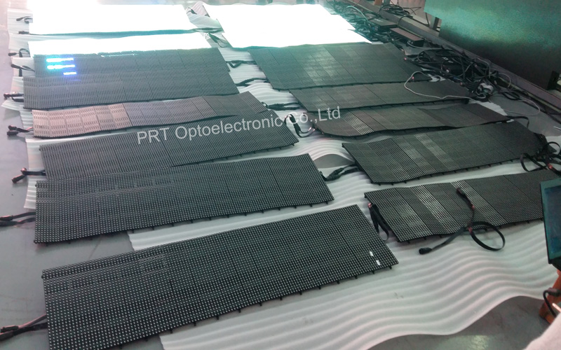 Pantalla de visualización de cortina de LED plegable impermeable con panel de tira transmisora ​​(P10, P20)